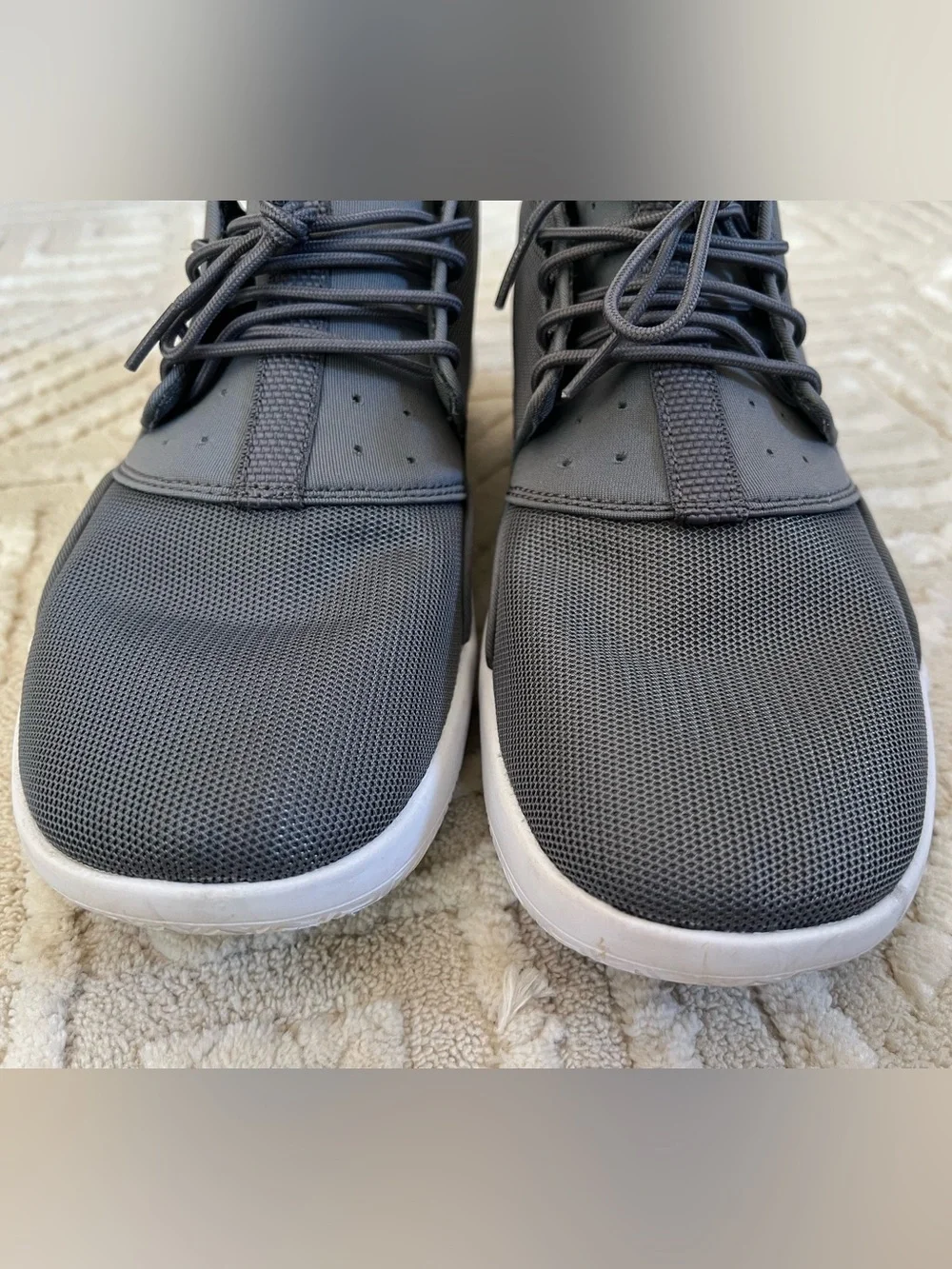 Nike Air Jordan Eclipse Men’s Size 9.5 Grey & White Mesh Sneakers 724010-005